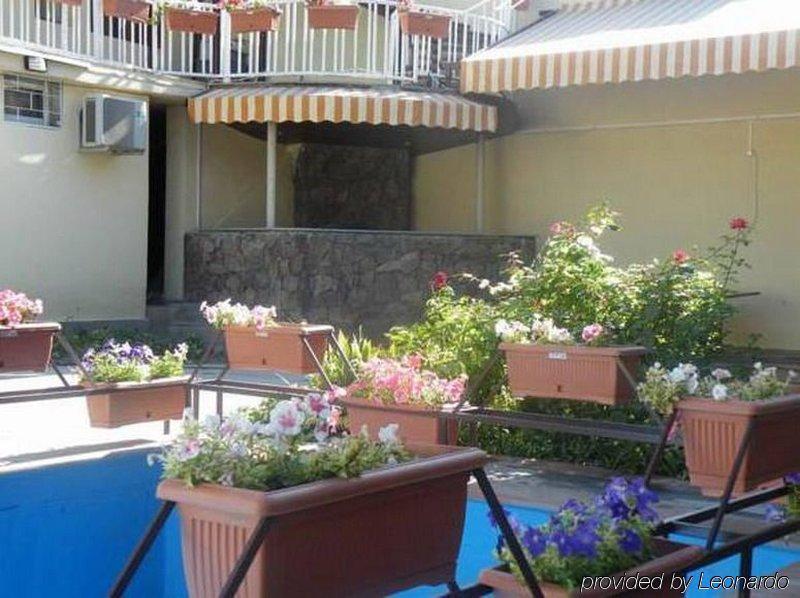 Capital Hotel Erivan Restaurant foto